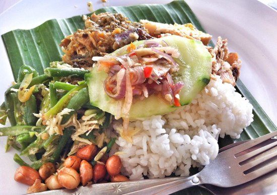 Sensasi Kuliner Ayam Betutu di Warung Liku: Pengalaman Kuliner yang Tak Terlupakan di Bali